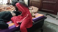 Punjabi verpleegster geneukt met grote pik, verdomd hard, vol vuile audio