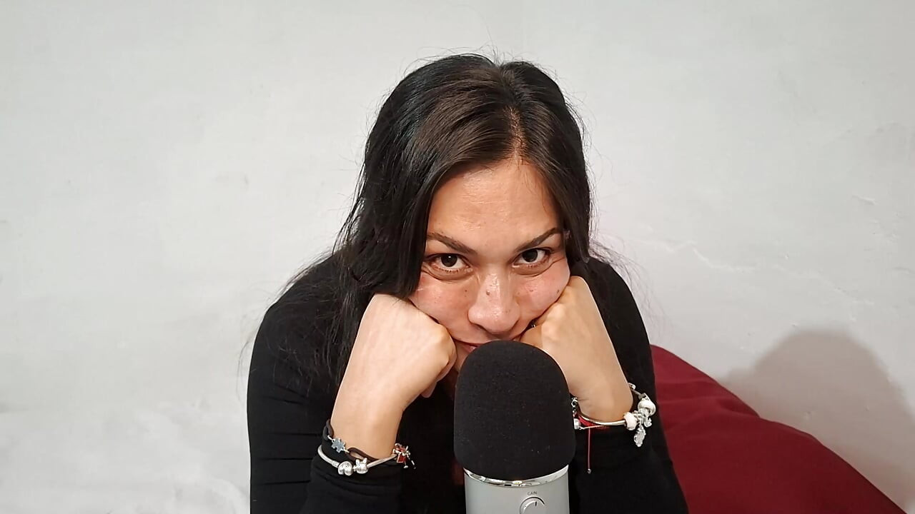 ASMR Kiss, I bite and caress your ears