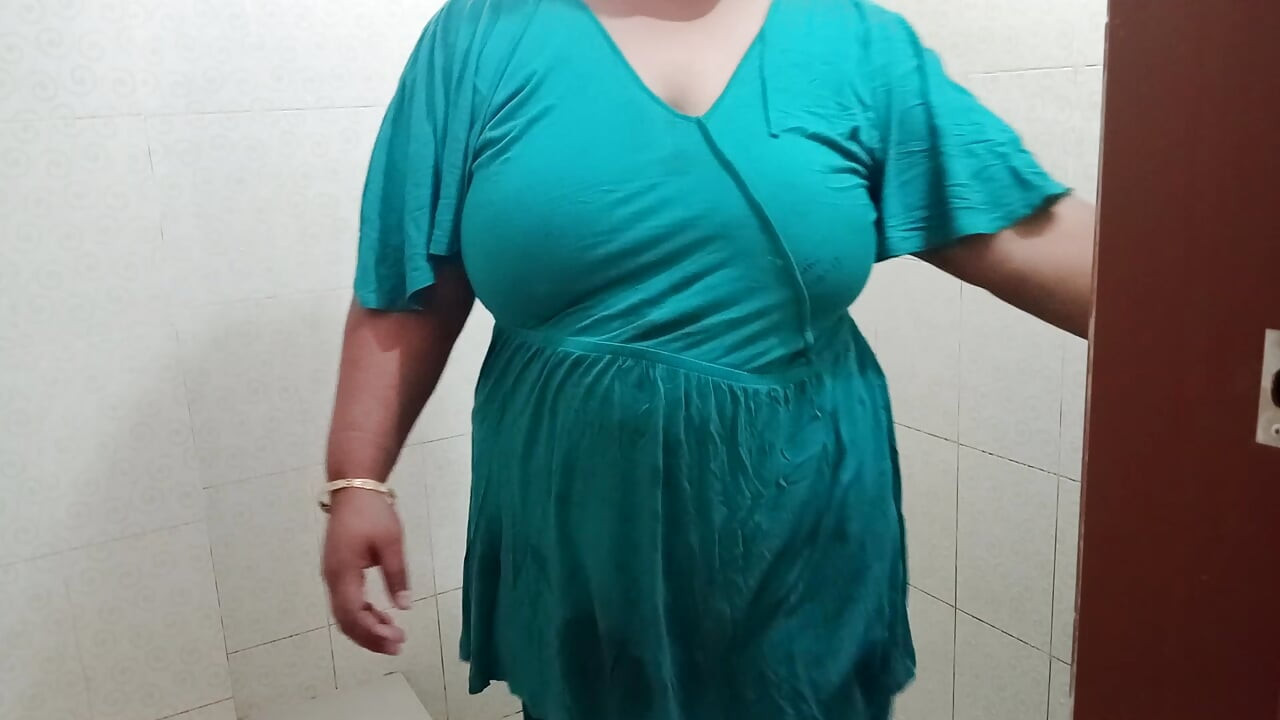 desi bathroom shower, Desi Step-sister Bathroom shower Mms