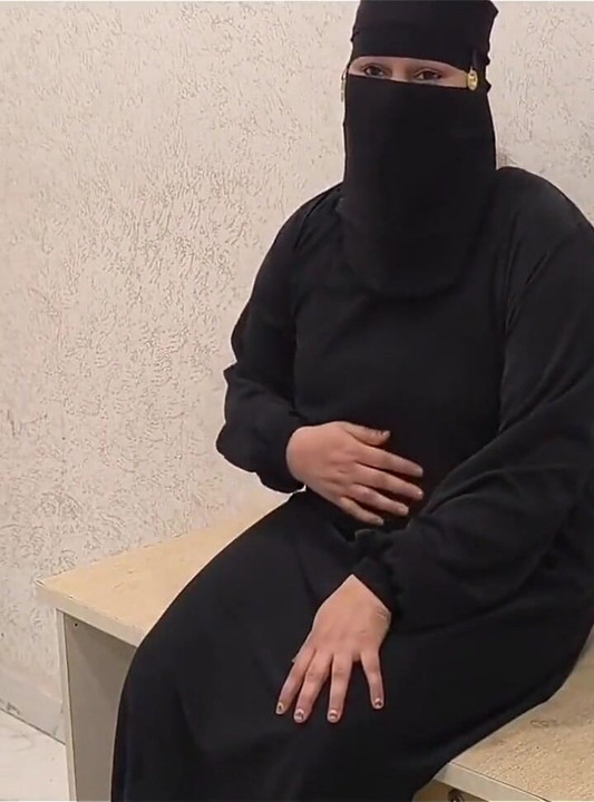 Мусульманські жінки приходять в клініку, щоб перевірити, як лікар трахає її пизду