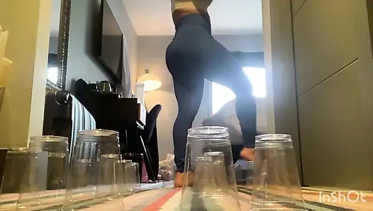 Giantess Farts All Over the City