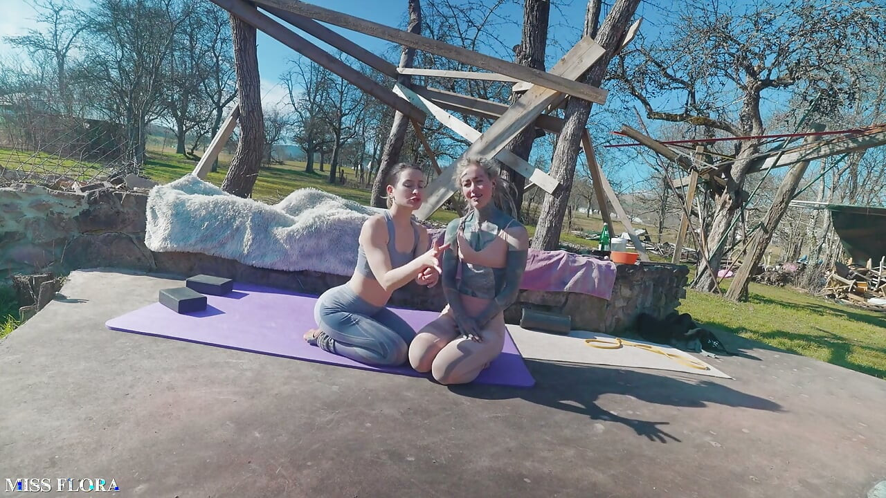 JOI stretching i yoga leggings med anuskatzz tyska