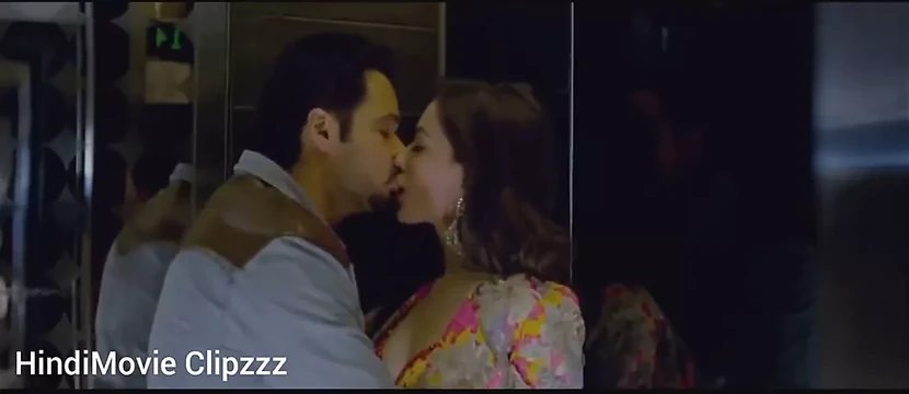 Pakistani actress kissing scene