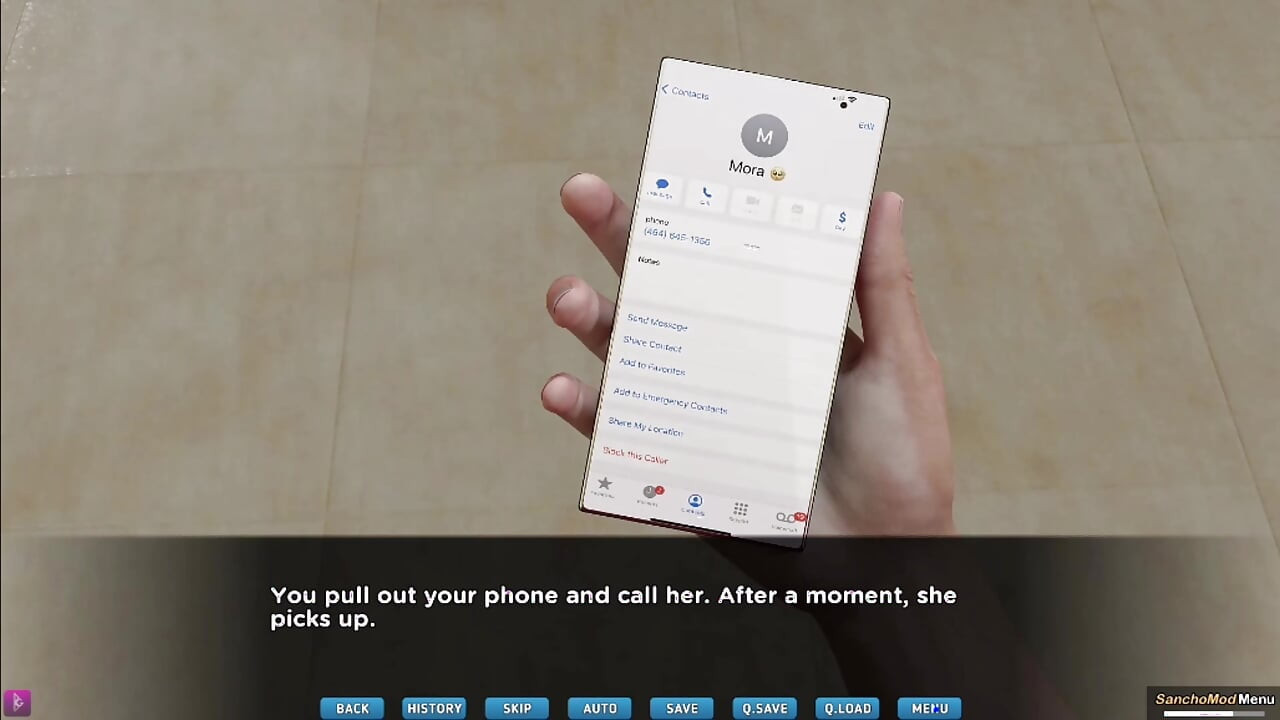 Un témoin nu n° 9 va au gym pour mettre ce corps en forme