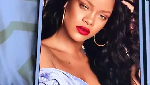 Kraliçe rihanna boşalıyor