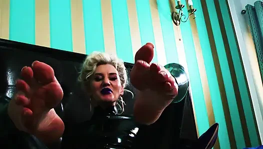 Sweat Slave Humiliatrix