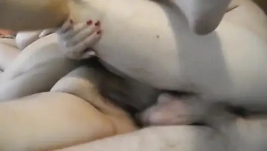 Jen wird von John in löffelposition gefickt