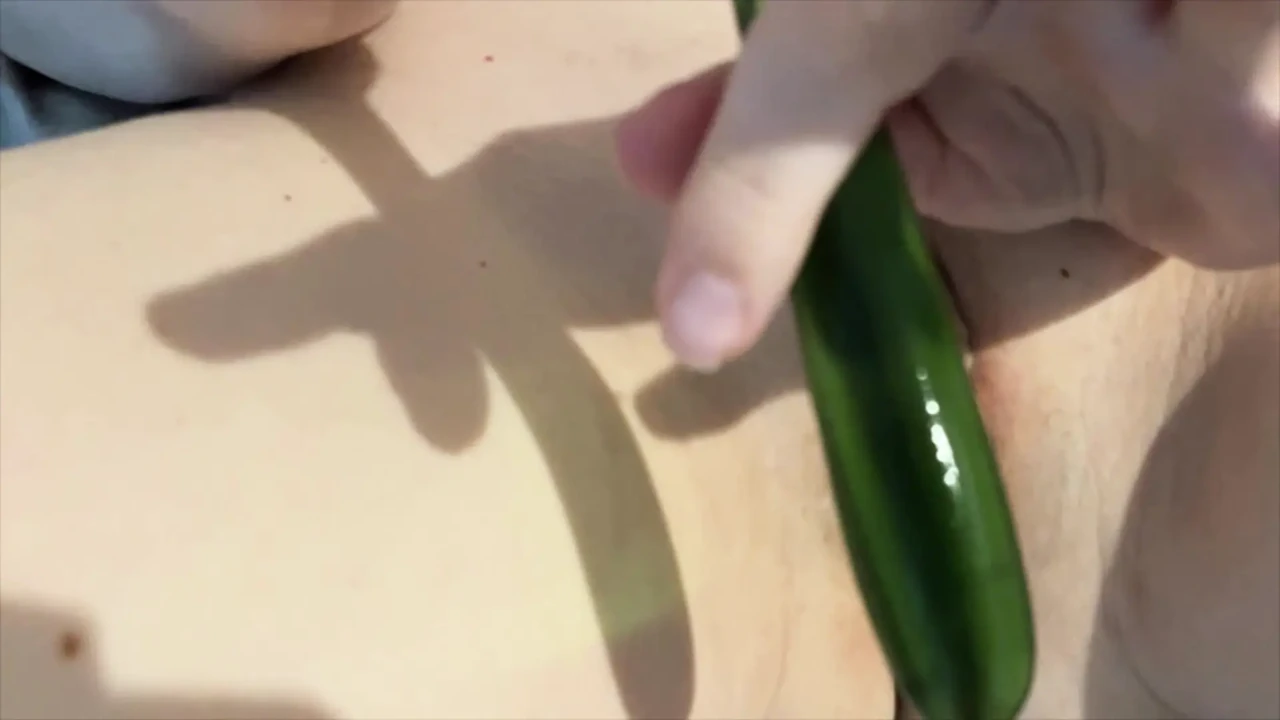 Green friend help my pink pussy cum not one time