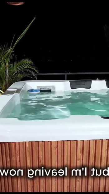 Melany Latina fucking with her boyfriend's best friend in the jacuzzi | Clip 1