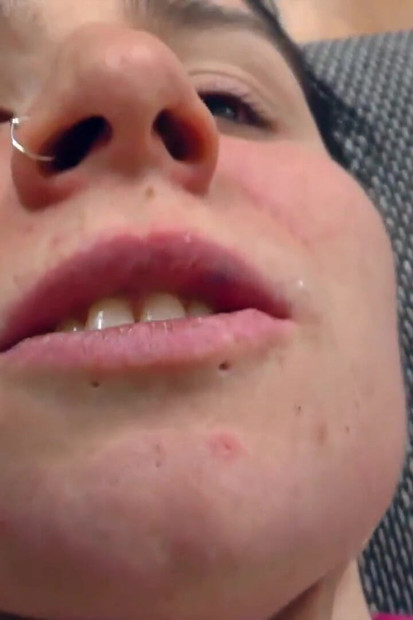 Φτύσιμο χελιδόνι ερωτικό - Κατάπιε όλα luxus σούβλα μου! Από το top model Abbie Cat