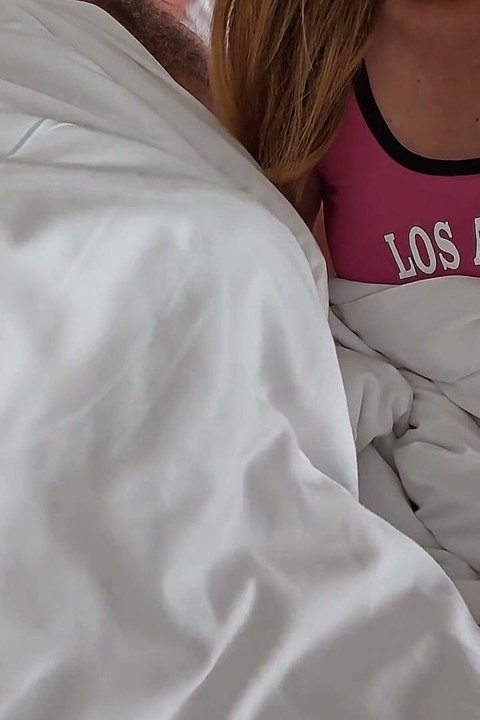 Morning Wake-up Call Amateur Wife Deepthroat, Facefuck, Squirting & Messy Facial