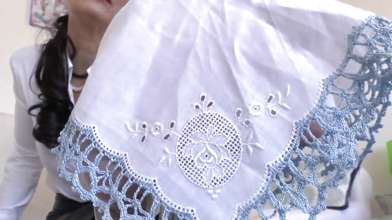 După-amiaza mea de mirosit batistă, Lady Victoria Valente