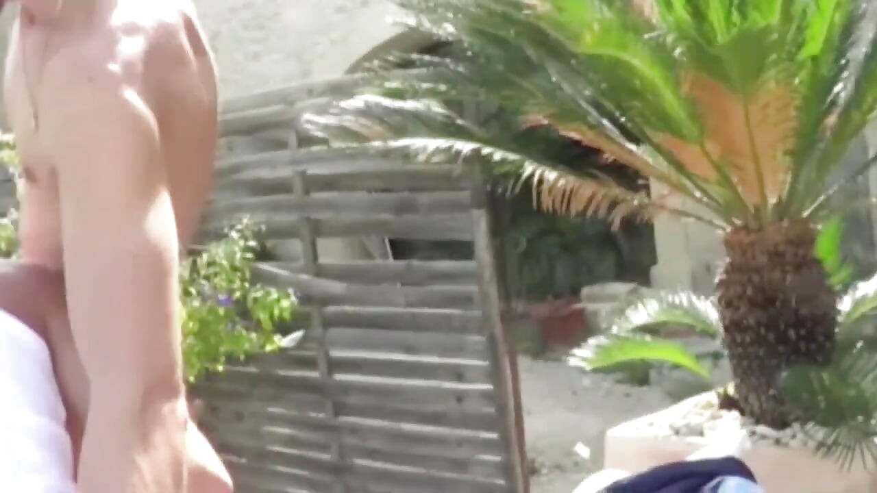 Exhib sextape woth clem ve picwik