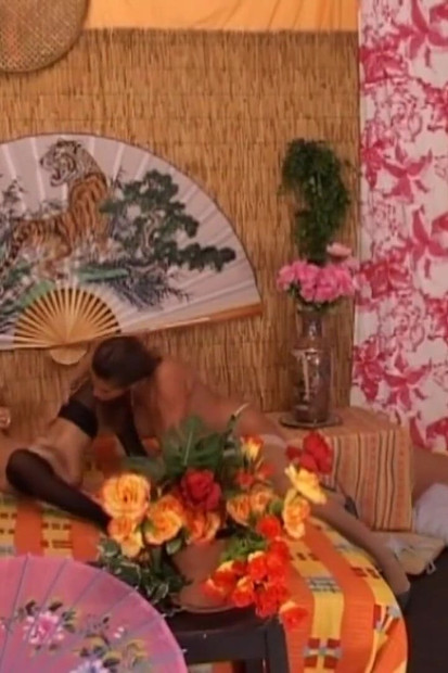 Amateur Lesbian Wild Fisting Time!