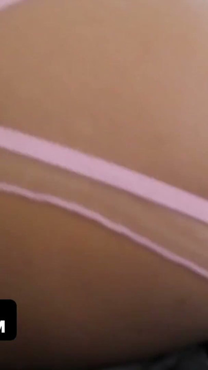 Teamskeet - ateşli üvey kız üvey erkek kardeşi için dans ediyor ve sert yarağının üstünde kalçasını sallıyor | Klip 1