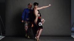 Katy Perry homenaje desnuda