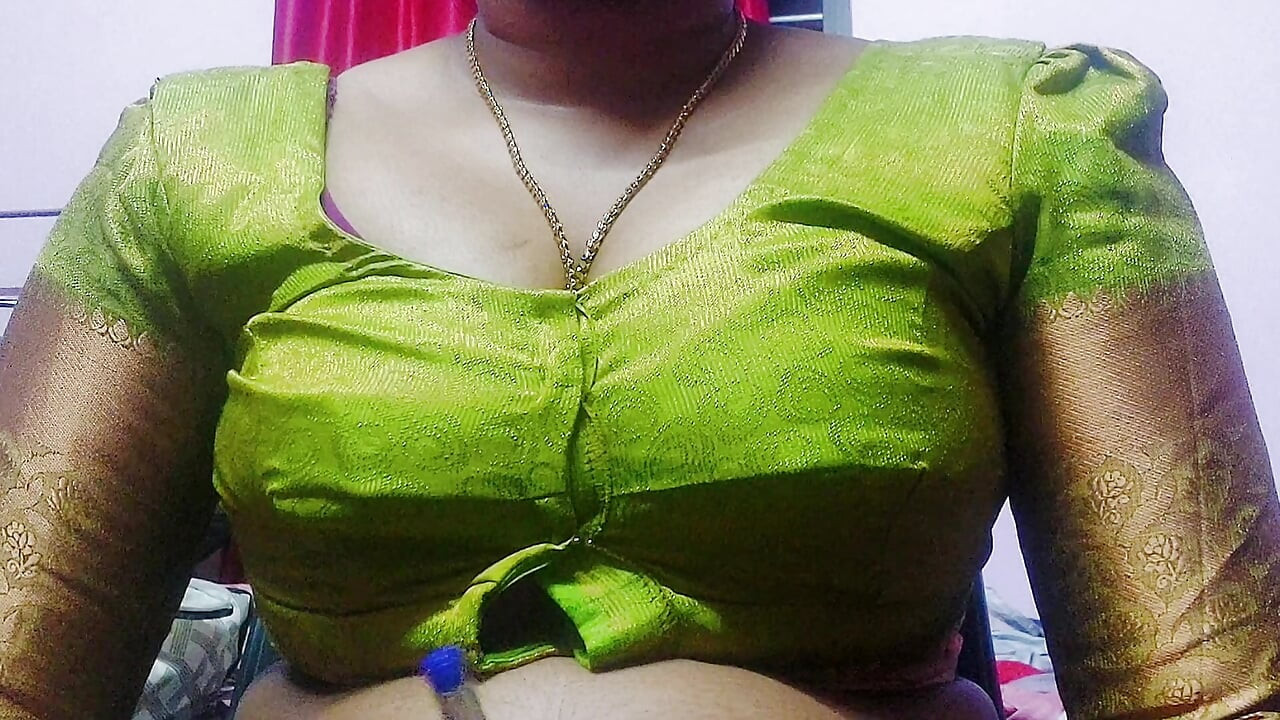 Bhabhi terangsang tetek besar memberikan kesenangan seksual kepada suaminya