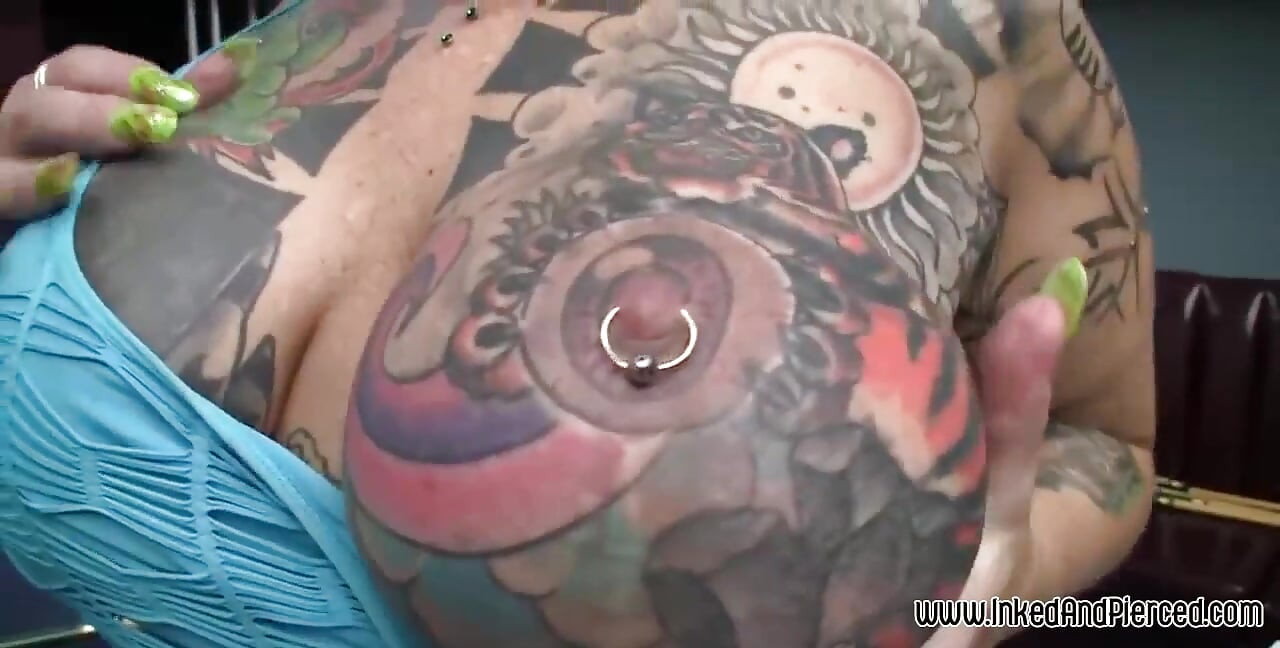 Inked and Pierced - Pierced e gatas Alt e Emo tatuadas