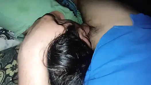 Am nächsten Tag gibt mir Stiefvater einen weiteren Blowjob und ich schlucke alles hinunter, weil ich das brave Mädchen bin