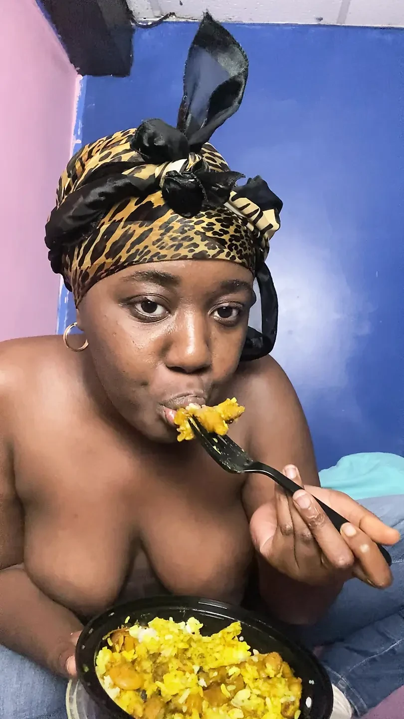 Benim 2. mukbang şimdiye kadar oh ve tiddys çıplak dışarı üstsüz