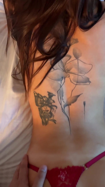 Sensual morning sex with a girl with a perfect athletic body, CUMSHOT on the whole back, filled all the tattoos | Clip 2