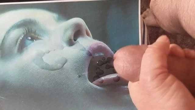Cumming in Kiernan Shipka's Mouth