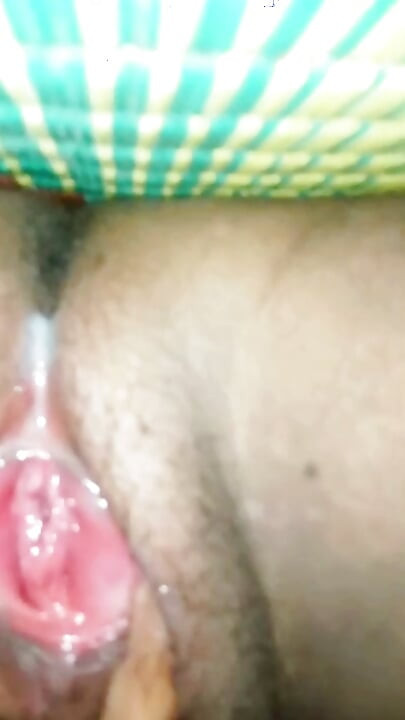 Fingering in the rain, juice coming out of my vagina