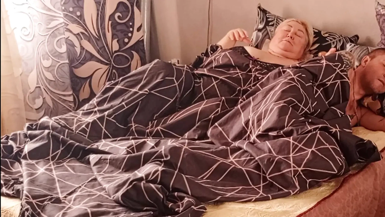 shared a bed with my stepmom fucked her in the mouth and then in the pussy doggy style