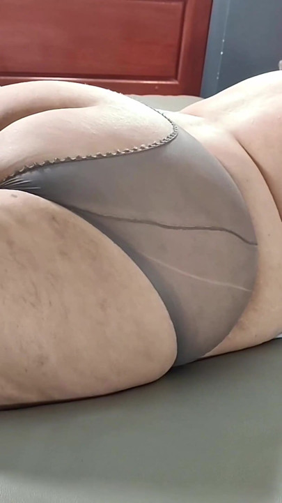 BBW Debut First Time with Huge Legs and Ass in Lingerie