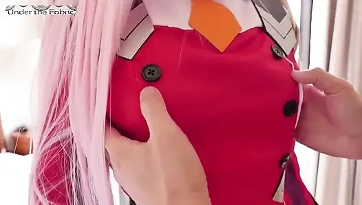 Косплей Rush режим, когда толстая милашка в рваных черных колготках тянет меня глубже с каждым горячим движением.