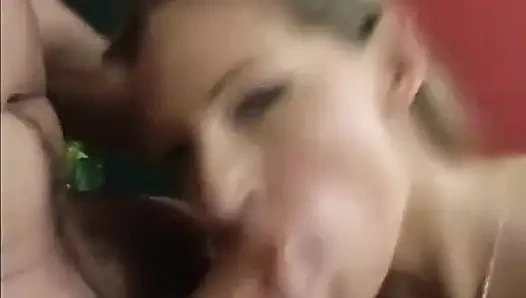 Jessica Rizzo präsentiert zwei szenen mit schlampen, die es lieben, schwanz zu lutschen 02