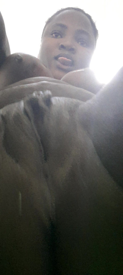 It's a fine morning with this hot black pussy on camera