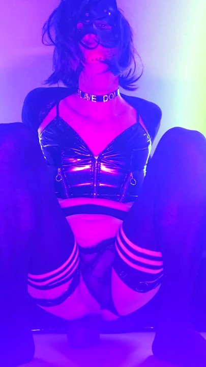 A bbc dildo opens my submissive ass