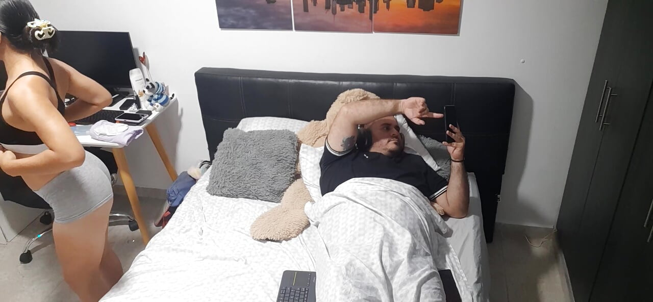 I change clothes with my stepfather and he doesn't look at me