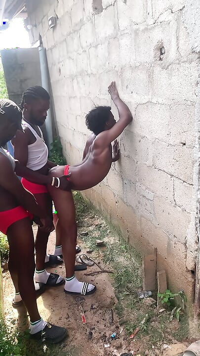 Seks threesome gimana aku dientot dari belakang