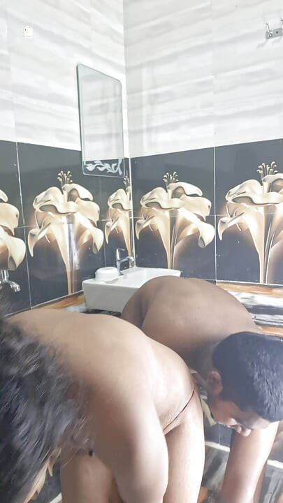 Sweetsex2001VARGIN VABI ROMANTIC Bathroom Sex Anal