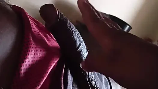 VERHEIRATETE GLÄUBIGEN WICHST ZUM SCHWARZEN SCHWANZ DES PASTORS, BIS SIE HEIßE MILCH HERAUSNIMMT