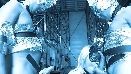 Немецкое Доминирование Блондинок-шлюшек В Клетке И Ванной