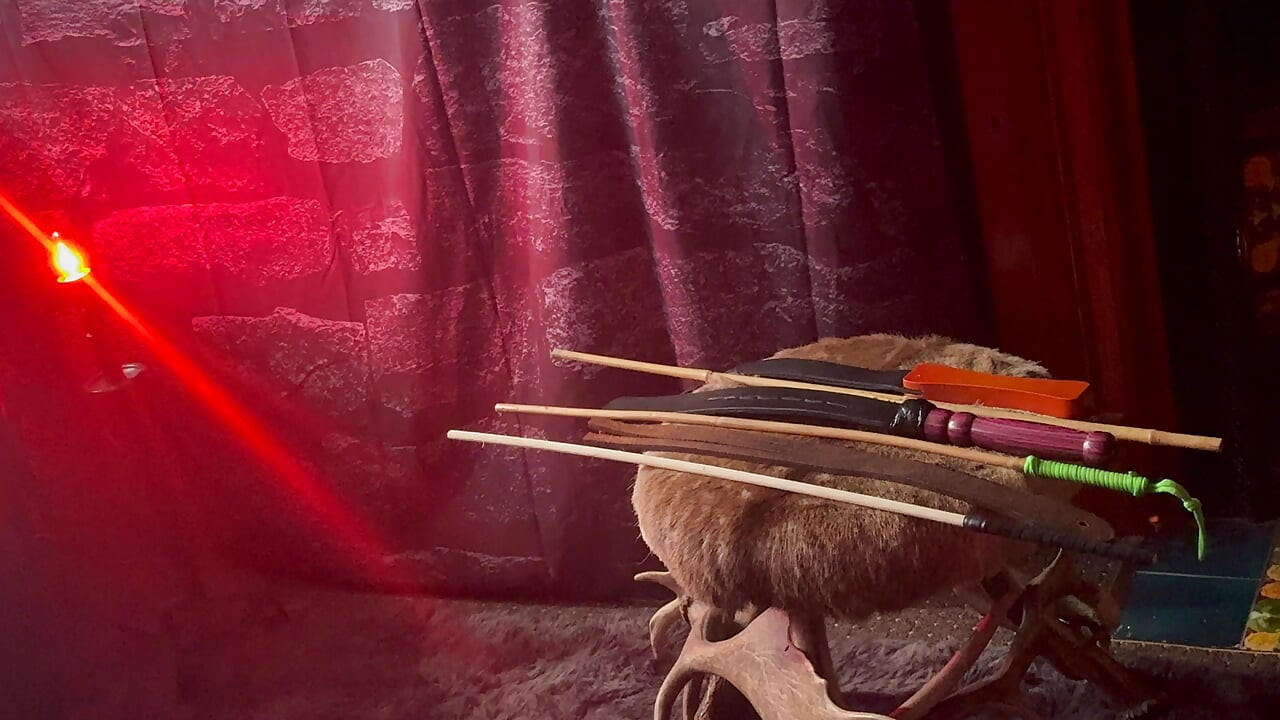 Part 1:-Lanista Bear & Tawsema spanking session in the vamp room!