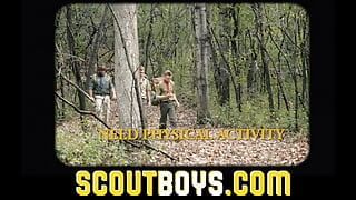 Scoutboys - muchacho en uniforme scout follado duro por Adam Snow en el bosque