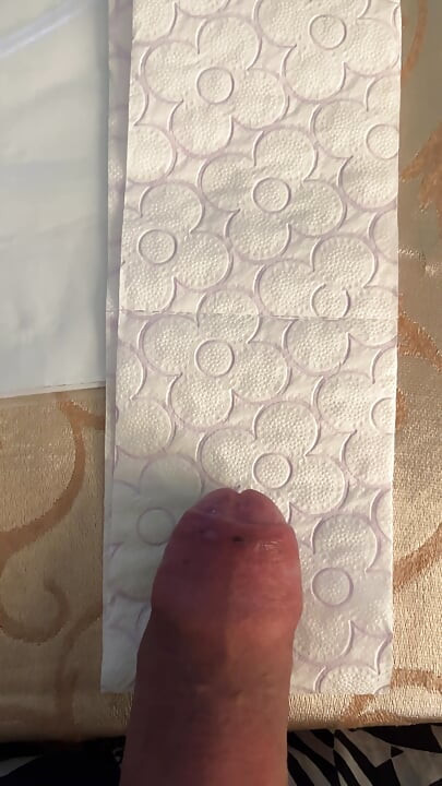 Earl Smile Big Cumshot Heavy Load On Toilet Paper