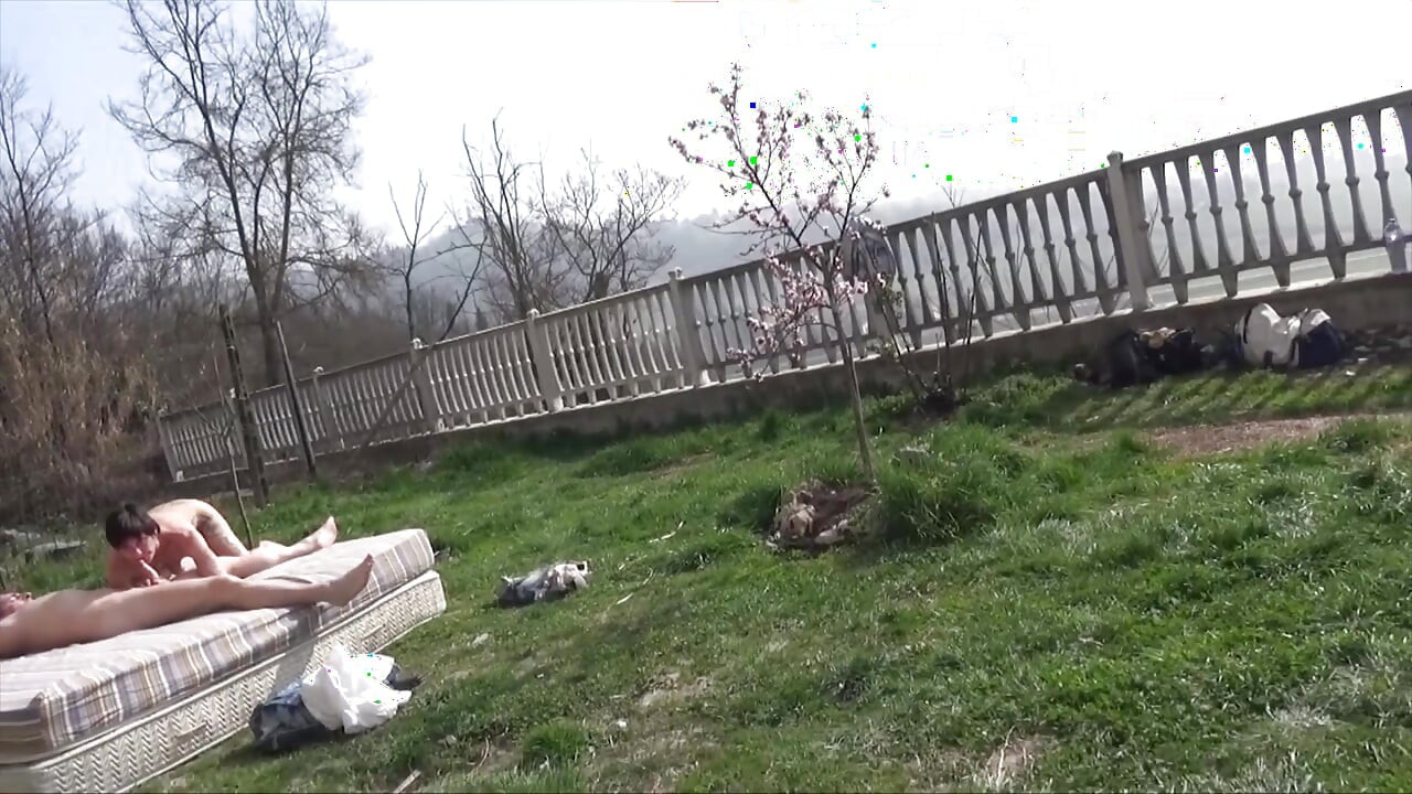 الجيران العاهرات - أعطني زبك