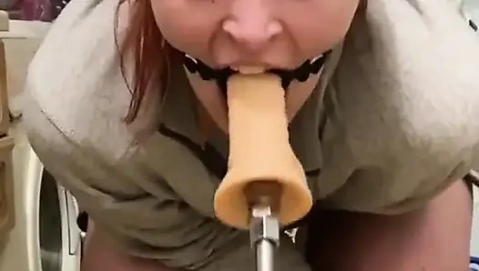 Mesin ngentot melalui cincin mulut