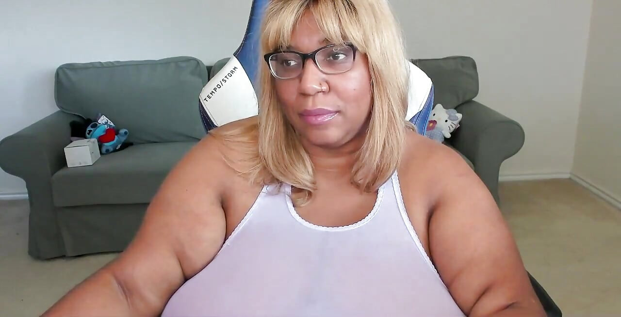 Flux de mes seins et masturbation