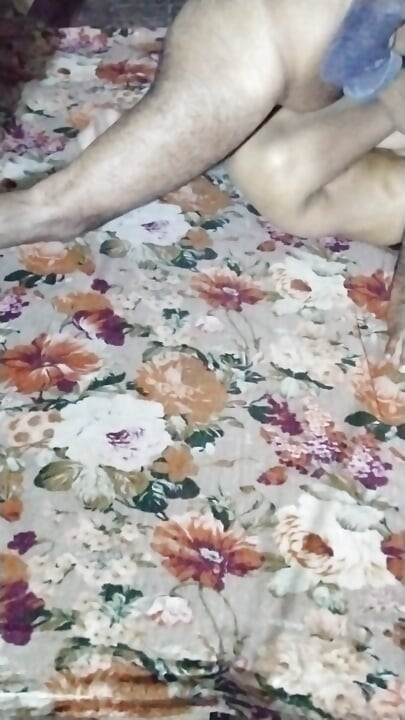 देसी पत्नी दूध वाले आदमी के साथ साझा कर रही है