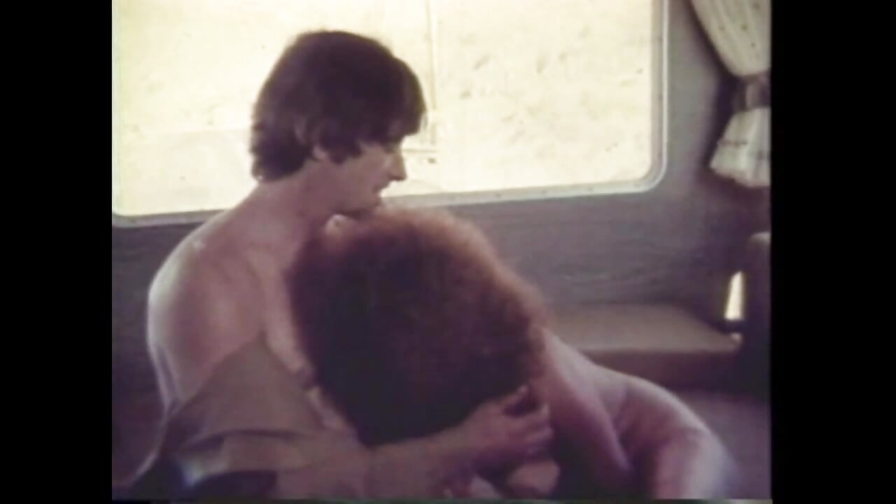 באוטובוס הוא מביא את החלב שלי