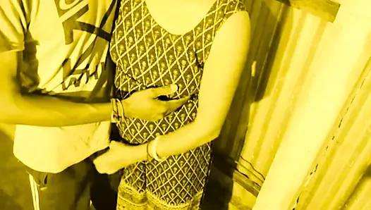 Debor nggak punya kesempatan untuk menolak toket besar dan pantat bahenol tante seksi ini