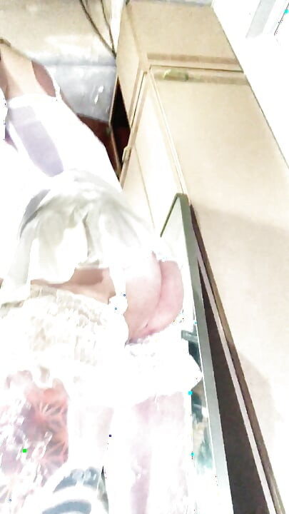 สาวสองเซ็กซี่ถุงน่องชุดชั้นในสีขาวโชว์ตูด