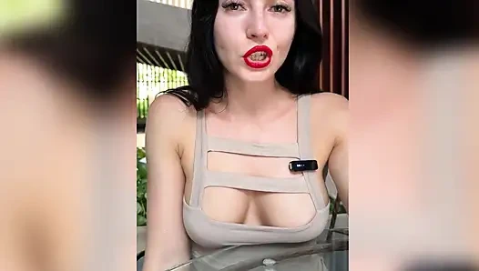 Kırmızı ruj tükürüğü ve salyalara tapma - dudak fetişi azdırma