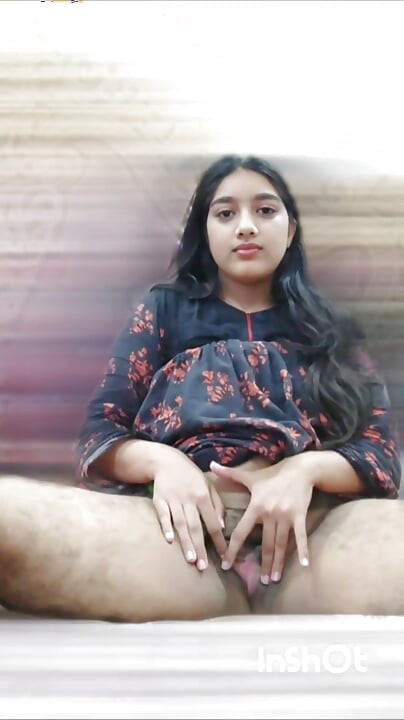 Jija Sali, video llamada caliente, sexo mostrando tetas y coño apretado
